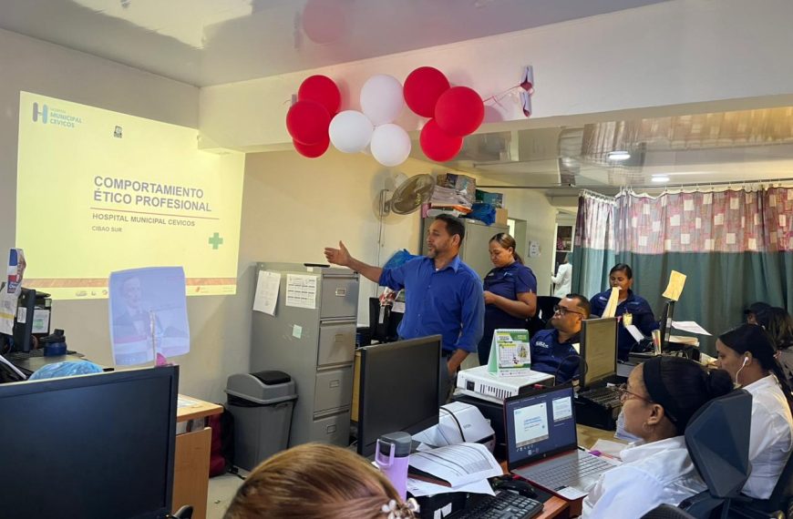 Hospital Municipal Cevicos imparte charla sobre comportamiento &eacute;tico profesional