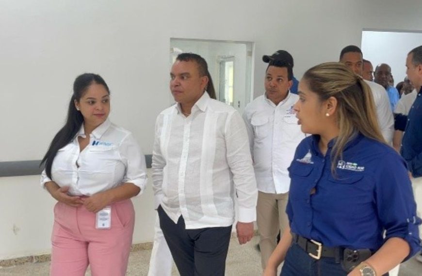 Una visita cargada de alegr&iacute;a y esperanza en el Hospital Municipal Cevicos