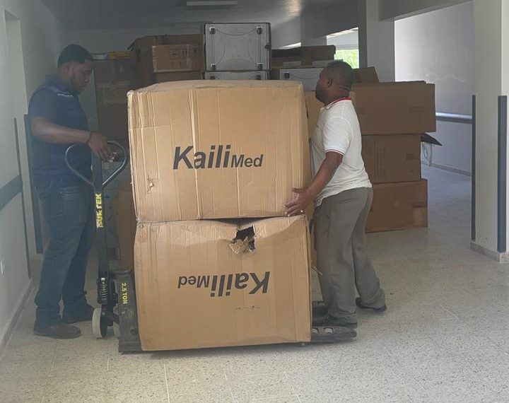 Recepci&oacute;n de equipos e inmuebles en el Hospital Municipal Cevicos