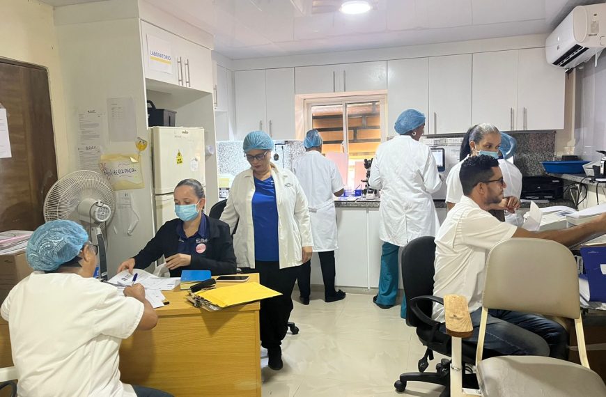 Supervisi&oacute;n del SNS/SRSCS Fortalece los Servicios de Laboratorio e Im&aacute;genes en el Hospital Municipal Cevicos