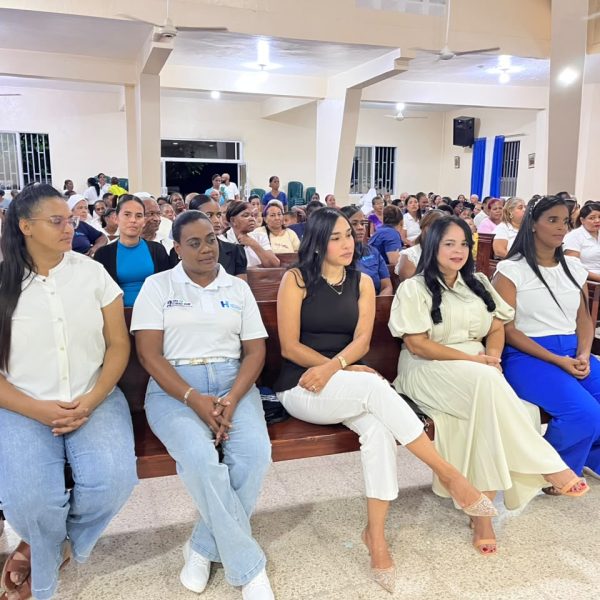 COLABORADORES DEL HOSPITAL MUNICIPAL CEVICOS PARTICIPAN EN LA SANTA EUCARIST&Iacute;A EN HONOR A NUESTRA SE&Ntilde;ORA DEL PILAR